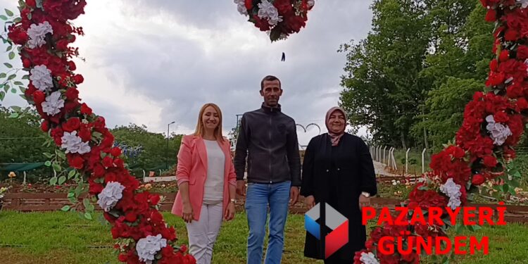 Küçüklemalı Gül Bahçesi ziyaretçilerini ağırlıyor