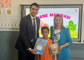 PAZARYERİ’NDE 1048 ÖĞRENCİ YAZ TATİLİNE, 49 GENÇ ÜNİVERSİTE YOLCULUĞUNA UĞURLANDI