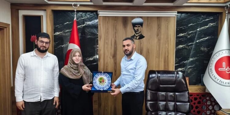 HAFIZLIK KUR’AN KURSU ÖĞRETİCİSİ TÜRKİYE FİNALİNE KATILMA BAŞARISI ELDE ETTİ