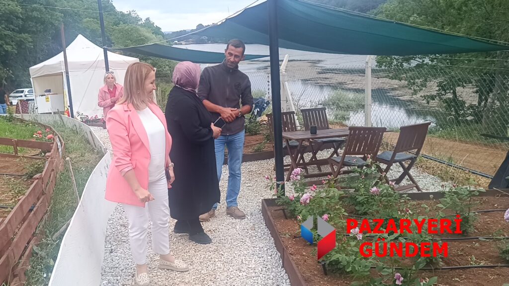 Küçüklemalı Gül Bahçesi ziyaretçilerini ağırlıyor