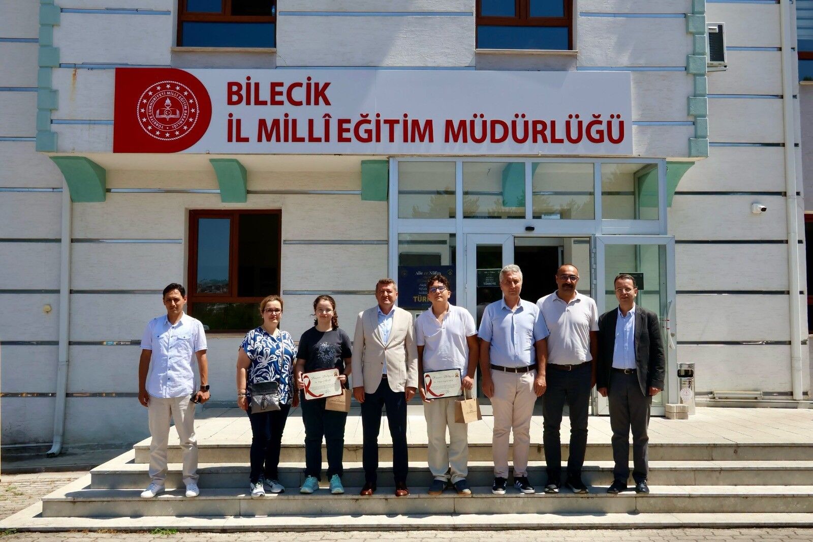 LGS’DE DERECEYE GİREN ÖĞRENCİLER ÖDÜLLENDİRİLDİ