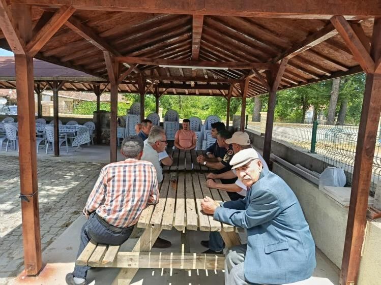 KAYMAKAM KARA: “VATANDAŞLARIMIZLA HER FIRSATTA BİR ARAYA GELEREK ONLARIN TALEP VE ÖNERİLERİNİ YERİNDE DİNLEMEYİ ÖNEMSİYO