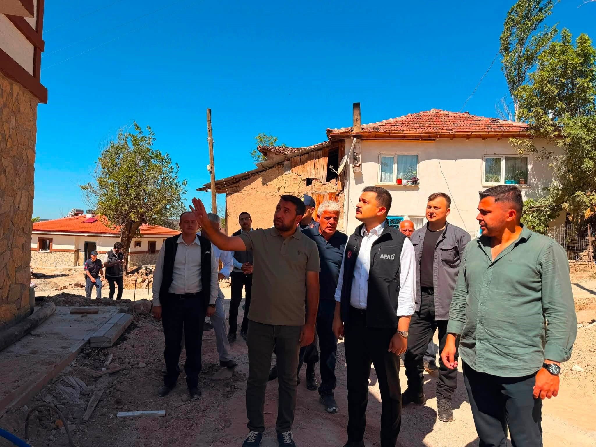 KAYMAKAM TİTİZ YANGIN BÖLGESİNDE YAPIMI SÜREN KONUTLARI İNCELEDİ